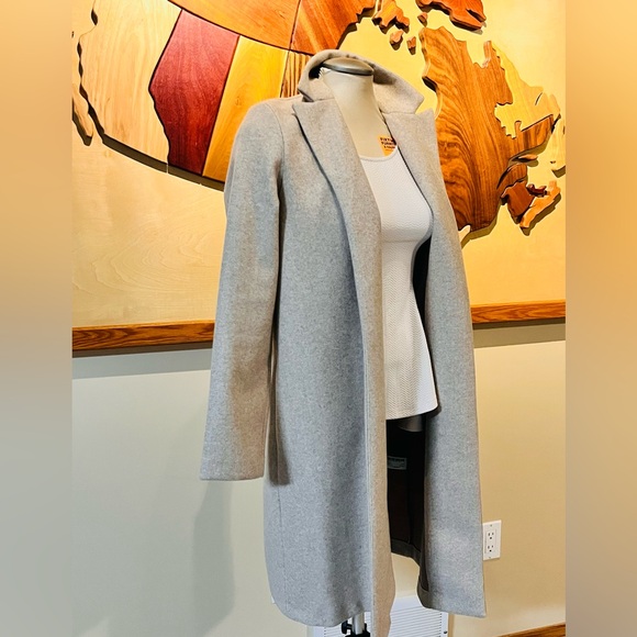 COPY - Pre-owned -Zara's beige hooded wrap coat- with long sleeves. - Picture 6 of 9